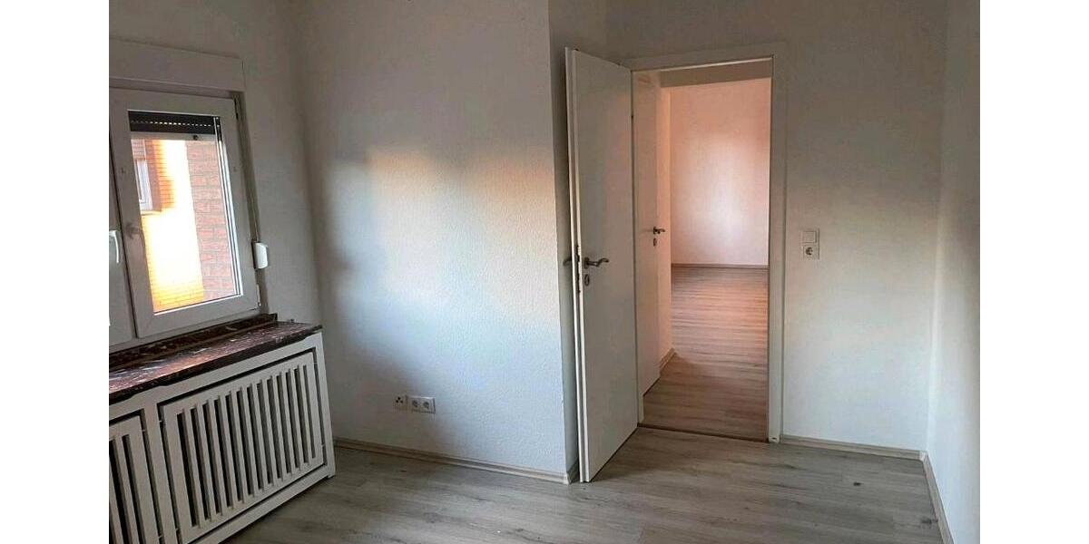 Erdgeschoßwohnung Gelsenkirchen Gelsenkirchen-Nord - 4 Zimmer, 107 m&sup2;, 1.250&euro; | Angebot:26051053