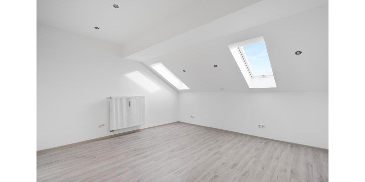 Dachgeschoßwohnung Hepberg - 3 Zimmer, 67 m&sup2;, 830&euro; | Angebot:26232822