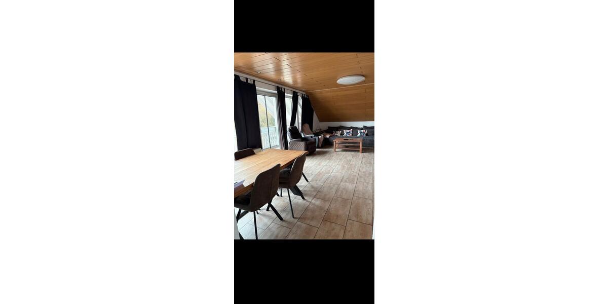 Dachgeschoßwohnung Tiefenbach - 3.5 Zimmer, 103 m&sup2;, 850&euro; | Angebot:26603501
