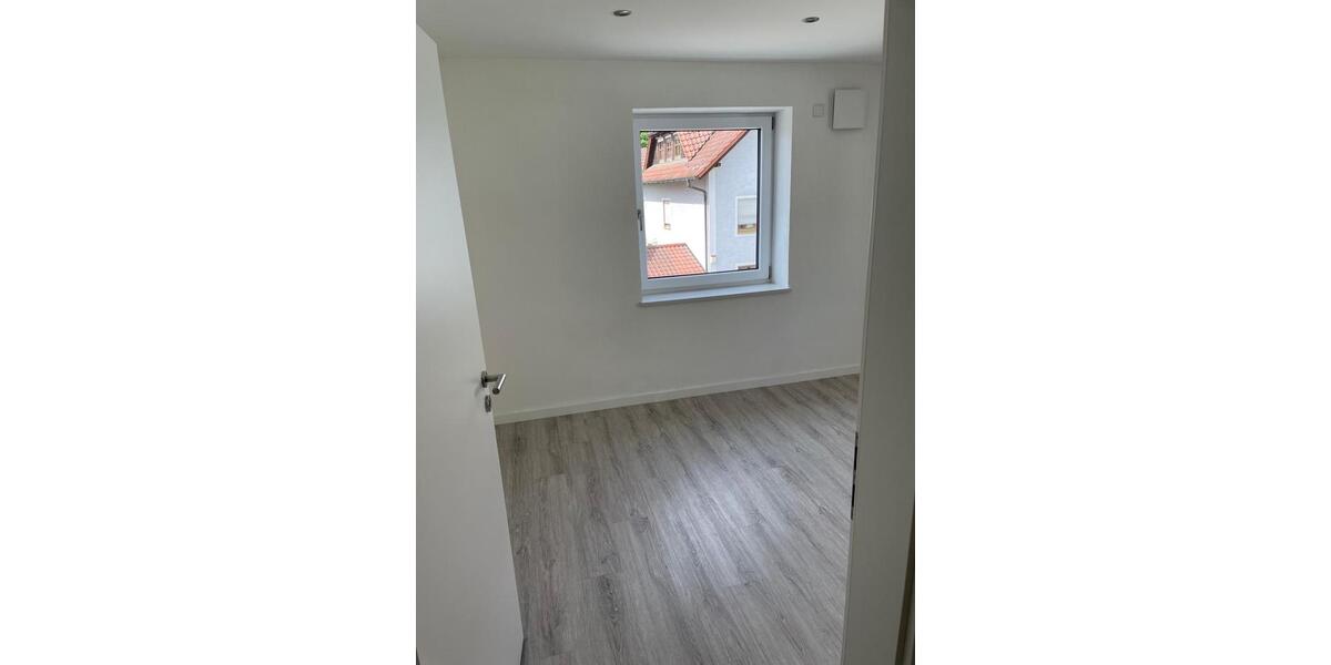 Etagenwohnung Schwandorf - 4 Zimmer, 92 m&sup2;, 950&euro; | Angebot:26459621