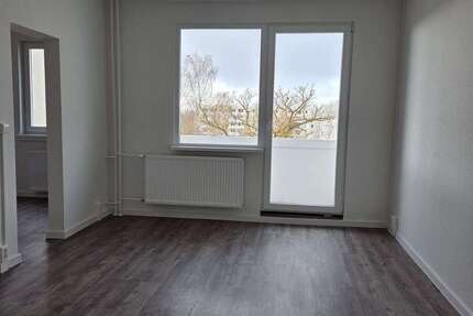 Wohnung Schwerin Gartenstadt - 3 Zimmer, 58 m&sup2;, 395&euro; | Angebot:25982515