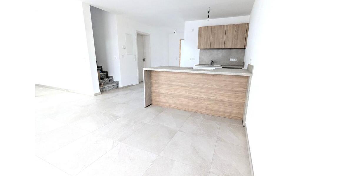 Etagenwohnung Pfarrkirchen - 3 Zimmer, 110 m&sup2;, 880&euro; | Angebot:24876208