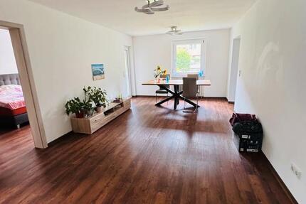 Wohnung Leonberg - 4 Zimmer, 80 m&sup2;, 1.200&euro; | Angebot:25753186
