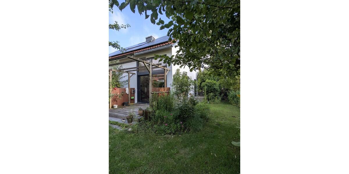 Einfamilienhaus mit Garten, Keller, Wärmepumpe & Photovoltaik in 6 zimmer