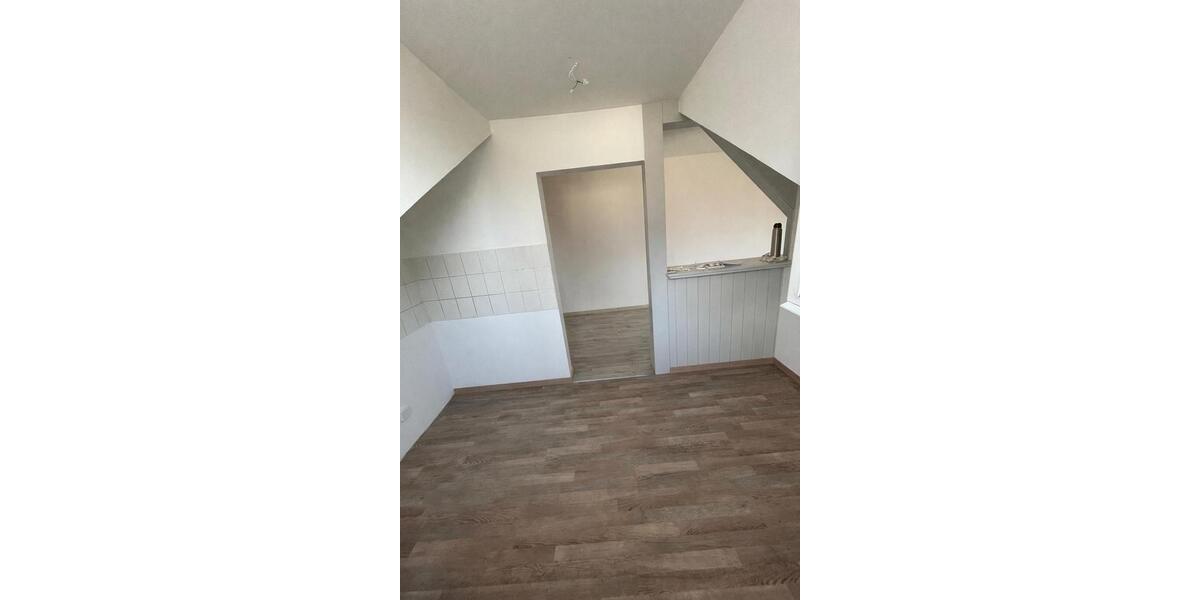 Dachgeschoßwohnung Mühlhausen (Thüringen) - 2 Zimmer, 46 m&sup2;, 295&euro; | Angebot:26349395