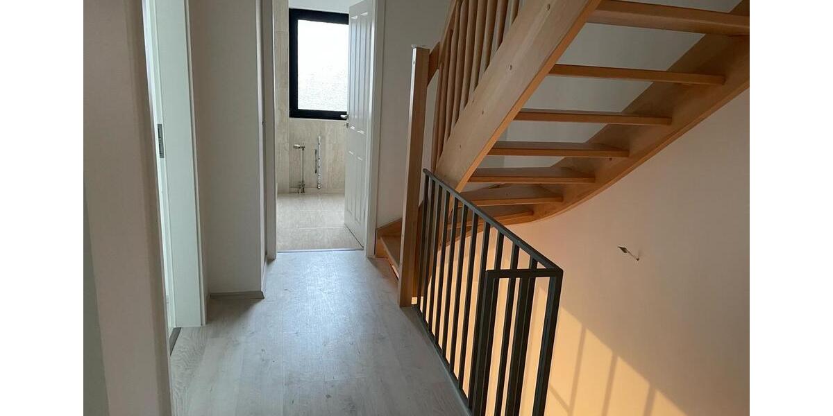 Reihenhaus Wuppertal Gemarkung Elberfeld - 5 Zimmer, 165 m&sup2;, 1.800&euro; | Angebot:25057867