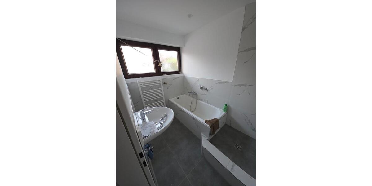 Etagenwohnung Eberstadt - 4 Zimmer, 102 m&sup2;, 1.200&euro; | Angebot:25804653