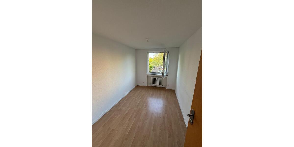 Etagenwohnung Köln Heimersdorf - 3 Zimmer, 78 m&sup2;, 1.300&euro; | Angebot:26579737