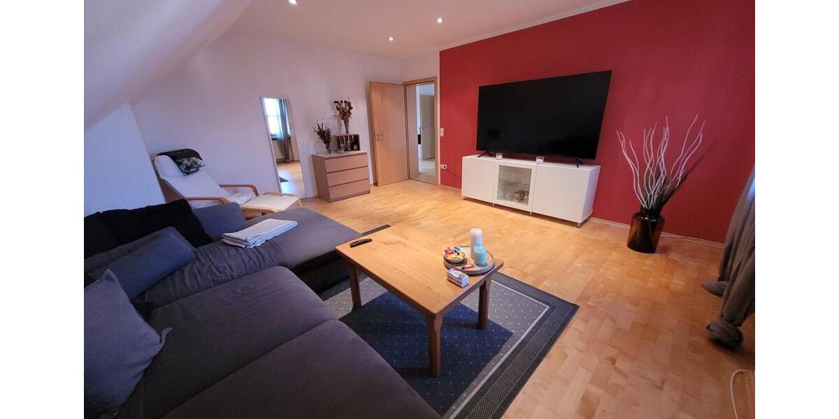 Dachgeschoßwohnung Allershausen - 3 Zimmer, 100 m&sup2;, 1.400&euro; | Angebot:25305072