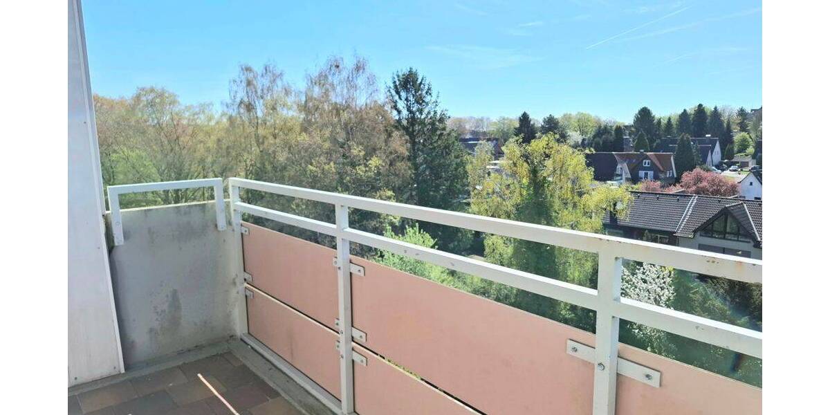 Mit Blick über Recklinghausen! Helle Mietwohnung mit Südbalkon und Einbauküche in Recklinghausen-Ost - Etagenwohnung Recklinghausen Ost | Angebot:26845375