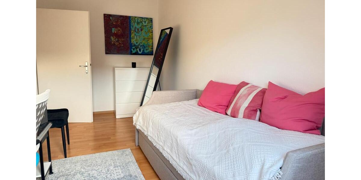 Etagenwohnung Neuss - 3 Zimmer, 75 m&sup2;, 1.780&euro; | Angebot:24363893