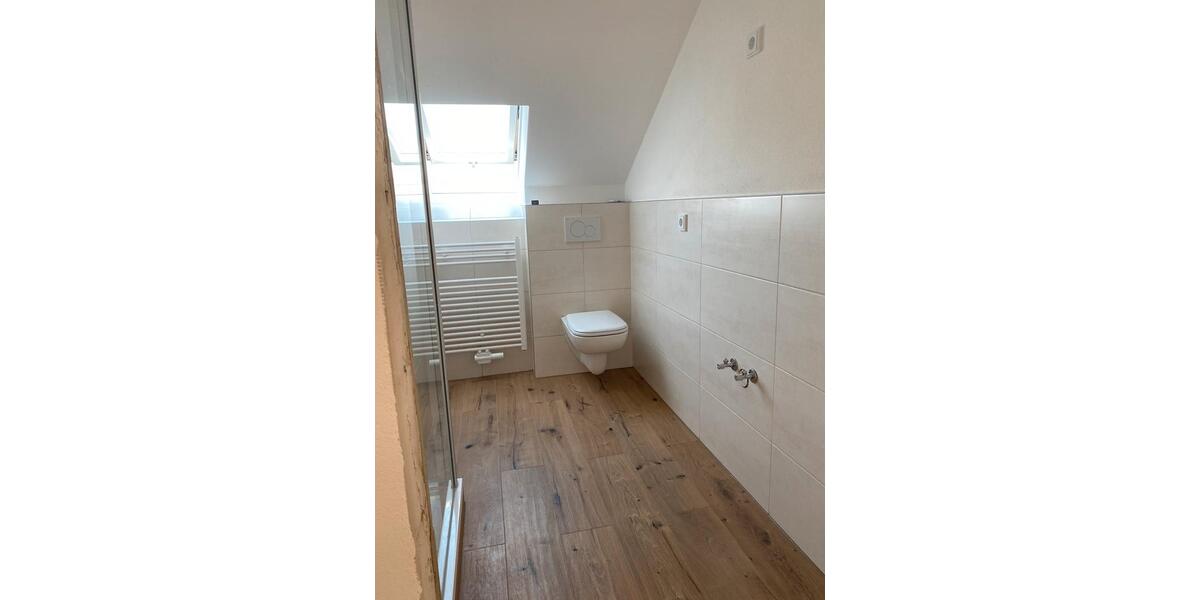 Dachgeschoßwohnung Wertheim - 2.5 Zimmer, 20 m&sup2;, 700&euro; | Angebot:25081512