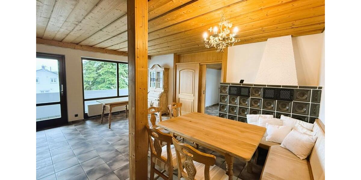 Dachgeschoßwohnung Wettstetten - 4 Zimmer, 180 m&sup2;, 1.350&euro; | Angebot:23847372