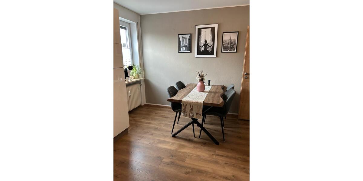 Dachgeschoßwohnung Schwarzenfeld - 2 Zimmer, 53 m&sup2;, 610&euro; | Angebot:25968174