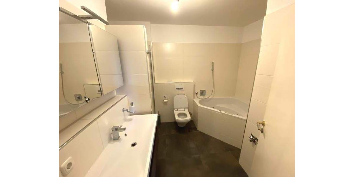 Etagenwohnung Plauen Südvorstadt - 3 Zimmer, 83 m&sup2;, 510&euro; | Angebot:25819924