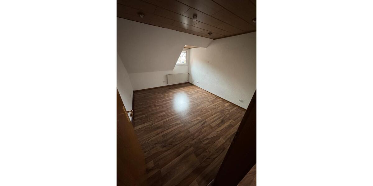 Dachgeschoßwohnung Langenfeld (Rheinland) - 2 Zimmer, 52 m&sup2;, 700&euro; | Angebot:24839218