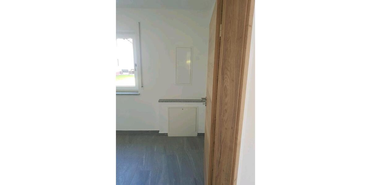 Etagenwohnung Niederwinkling - 4 Zimmer, 110 m&sup2;, 1.350&euro; | Angebot:26427222