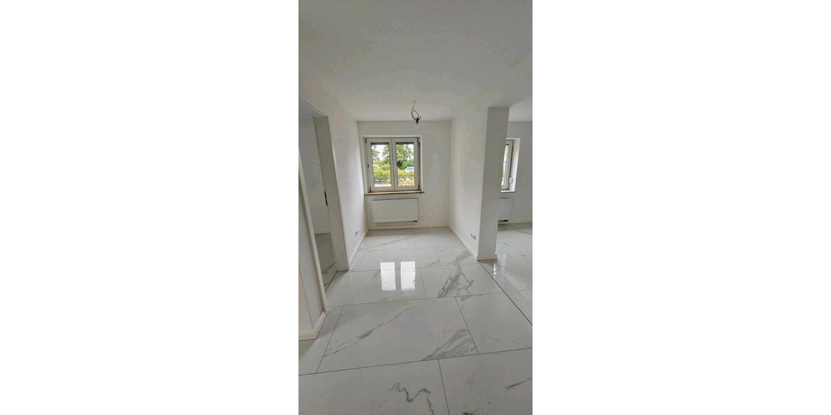 Etagenwohnung Neutraubling - 1 Zimmer, 75 m&sup2;, 1.250&euro; | Angebot:24664793