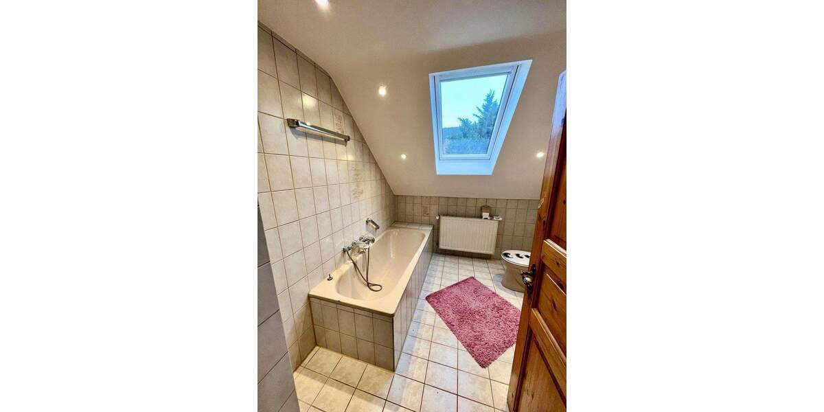 Doppelhaushälfte Bad Dürkheim - 5 Zimmer, 170 m&sup2;, 1.500&euro; | Angebot:25137364