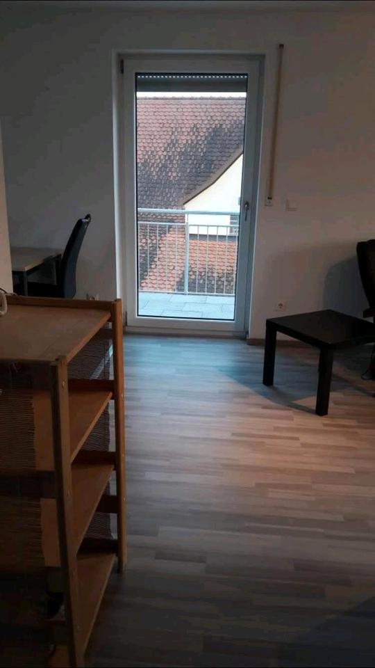 Schöne helle Maisonette Wohnung mit Südbalkon