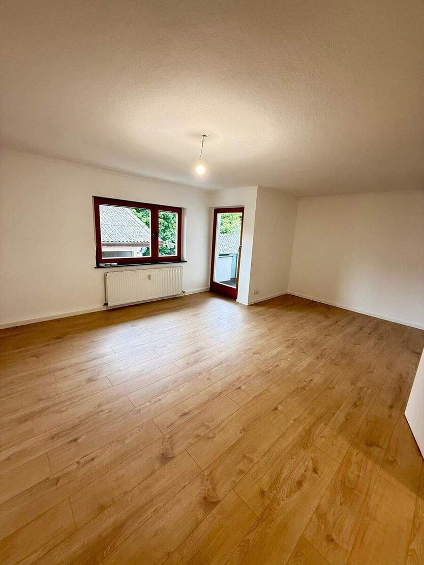Geräumige, modern renovierte 3-Zimmer-Wohnung in Veitsbronn 3 zimmer