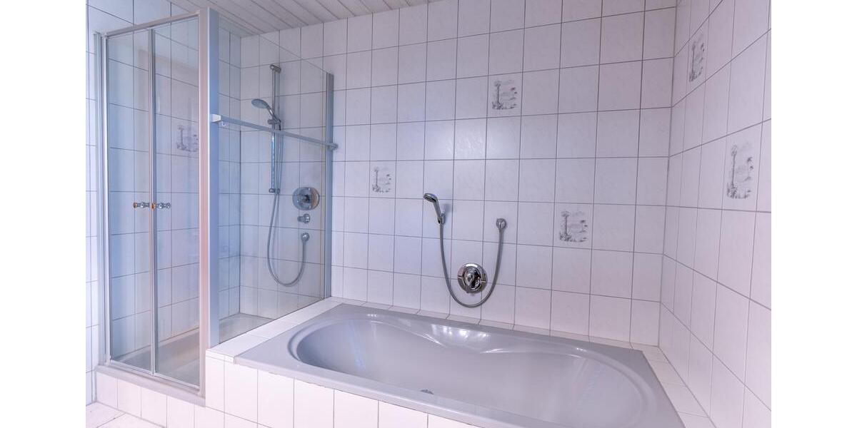 Einfamilienhaus Reisbach Englmannsberg - 8 Zimmer, 233 m&sup2;, 1.700&euro; | Angebot:26411603