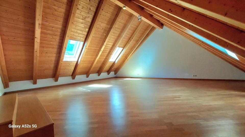 Dachgeschoßwohnung Schweitenkirchen - 4 Zimmer, 150 m&sup2;, 1.650&euro; | Angebot:26470992