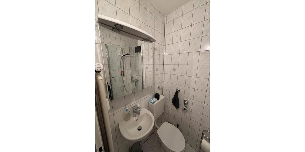 Einzimmerwohnung mit sehr guter Anbindung; 21.03. - 23.05. 1 zimmer