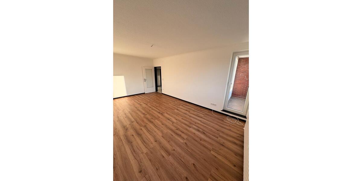 Etagenwohnung Nordenham - 4 Zimmer, 91 m&sup2;, 890&euro; | Angebot:25837175