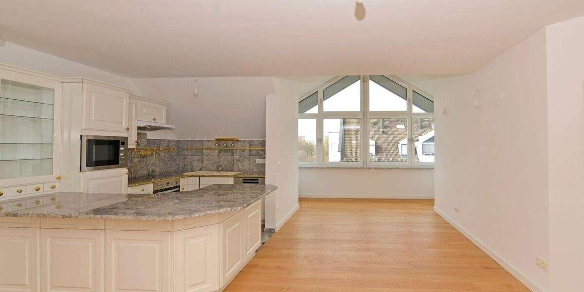 Etagenwohnung München Bogenhausen - 4 Zimmer, 115 m&sup2;, 2.490&euro; | Angebot:25748010