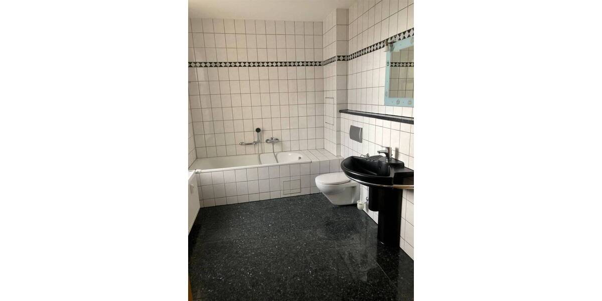 Etagenwohnung Altenburg Altenburg - 2 Zimmer, 55 m&sup2;, 325&euro; | Angebot:26139081