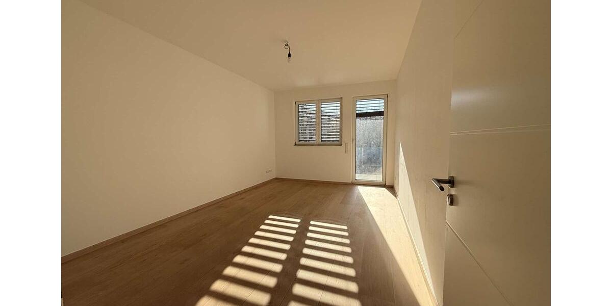 Etagenwohnung Leipzig Mitte - 4 Zimmer, 136 m&sup2;, 2.040&euro; | Angebot:25418313