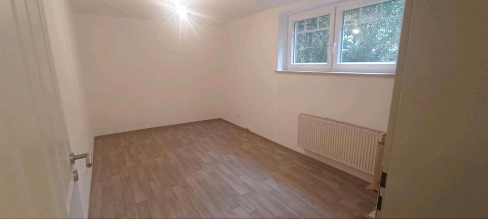 Etagenwohnung Hatten - 1 Zimmer, 13 m&sup2;, 400&euro; | Angebot:25122098