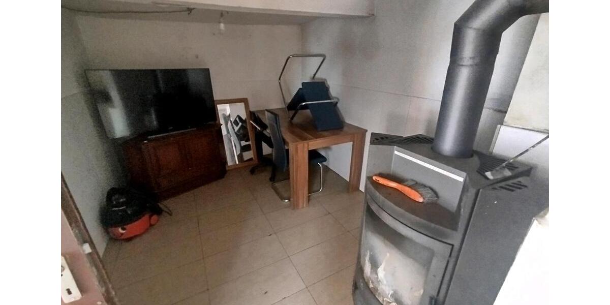 Wohnen auf Zeit Geldersheim - 8 Zimmer, 150 m&sup2;, 350&euro; | Angebot:26303500