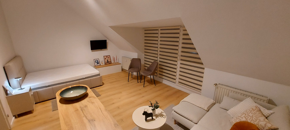 Renovierte & möblierte 1-Zimmer-Wohnung mit Balkon – auf Zeit 1 zimmer