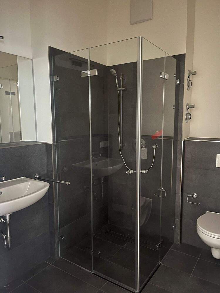 Loftige, möblierte 1-Zimmer-Wohnung mit großer Terrasse zum Erstbezug!