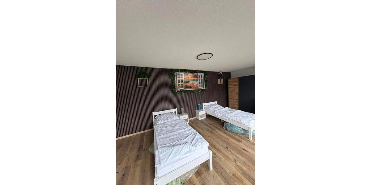 Wohnen auf Zeit Keltern - 13 Zimmer, 300 m&sup2;, 60&euro; | Angebot:25943591