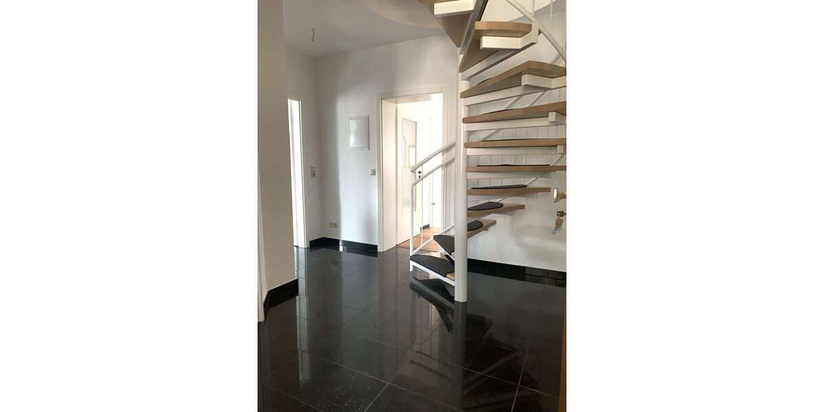 Etagenwohnung Zwickau Mitte-Nord - 4 Zimmer, 98 m&sup2;, 690&euro; | Angebot:26169911