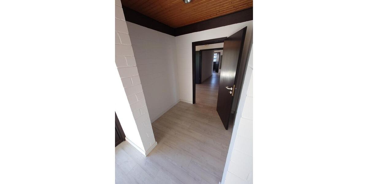 Einfamilienhaus Hameln - 4 Zimmer, 129 m&sup2;, 1.250&euro; | Angebot:26604211