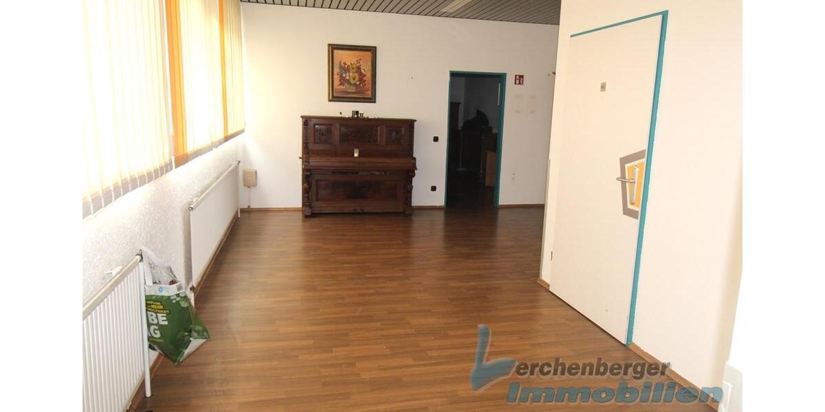 Erdgeschoßwohnung Simbach - 5 Zimmer, 180 m&sup2;, 900&euro; | Angebot:25342547