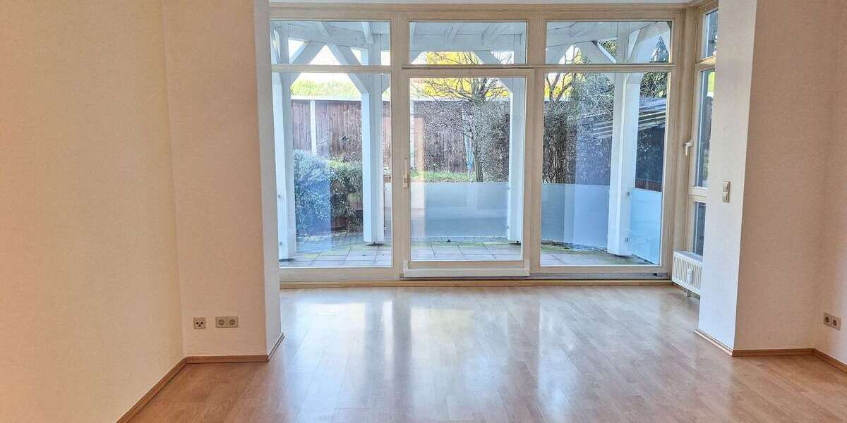 Etagenwohnung Meerane - 2 Zimmer, 61 m&sup2;, 365&euro; | Angebot:26562150