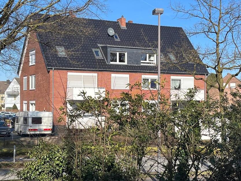 4-Zi.-Whg. ggü. Ev. Krankenhaus, saniert, m. EBK und Stellplätzen
