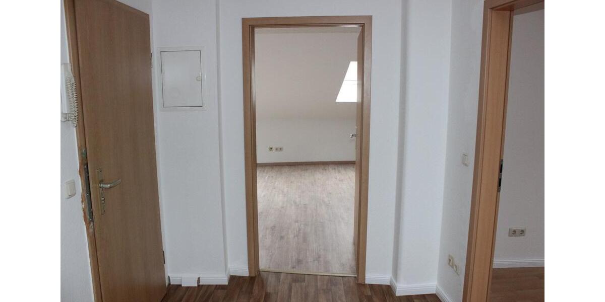 Dachgeschoßwohnung Döbeln - 2 Zimmer, 36 m&sup2;, 250&euro; | Angebot:26563583