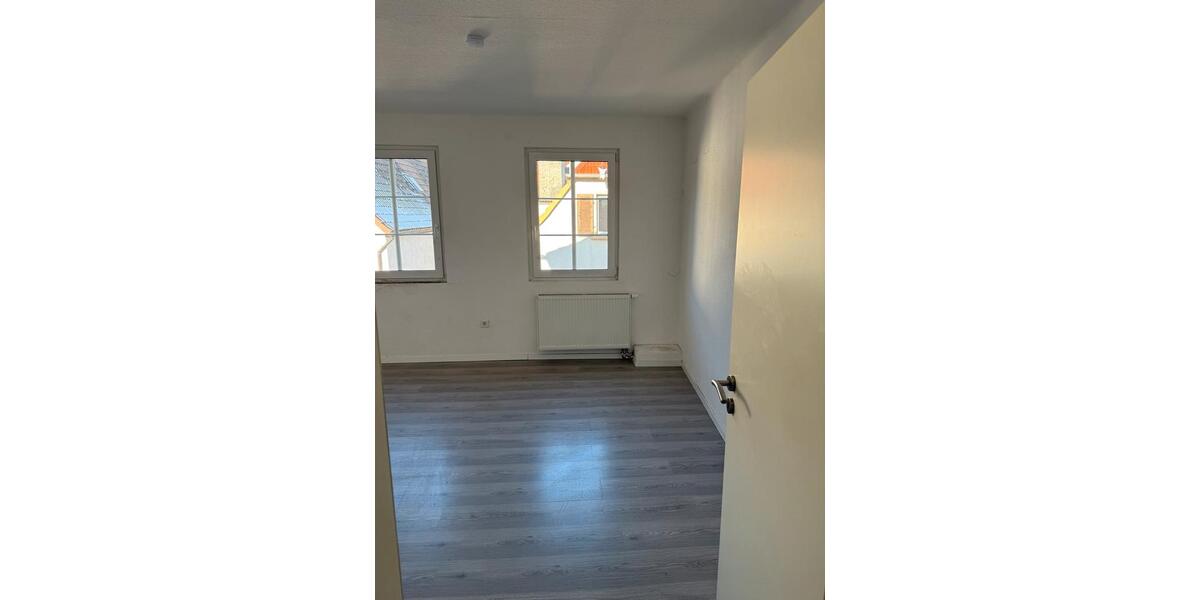Etagenwohnung Landau in der Pfalz - 5 Zimmer, 125 m&sup2;, 1.200&euro; | Angebot:24467106