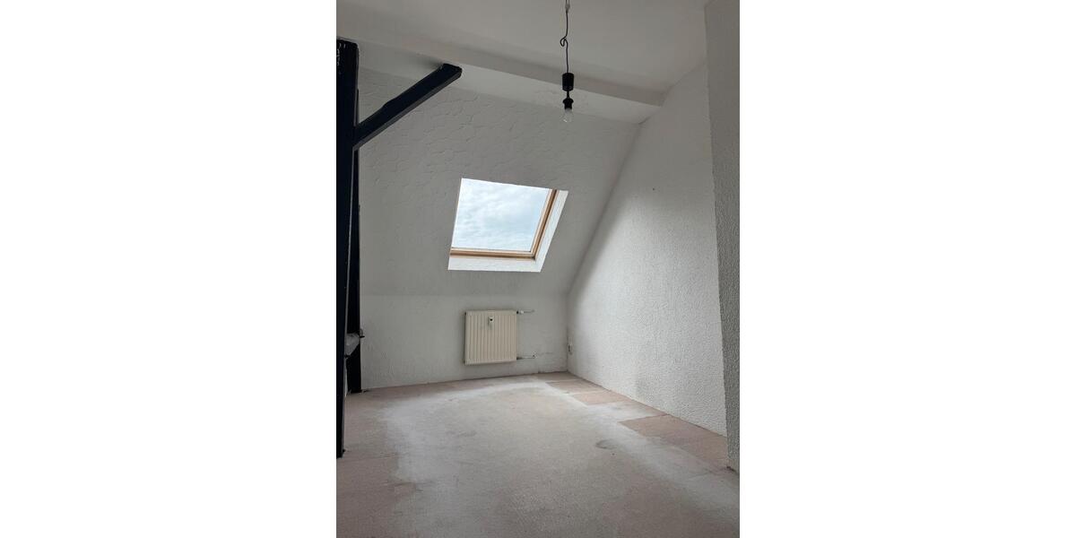 Dachgeschoßwohnung Döbeln - 3 Zimmer, 85 m&sup2;, 370&euro; | Angebot:24242559