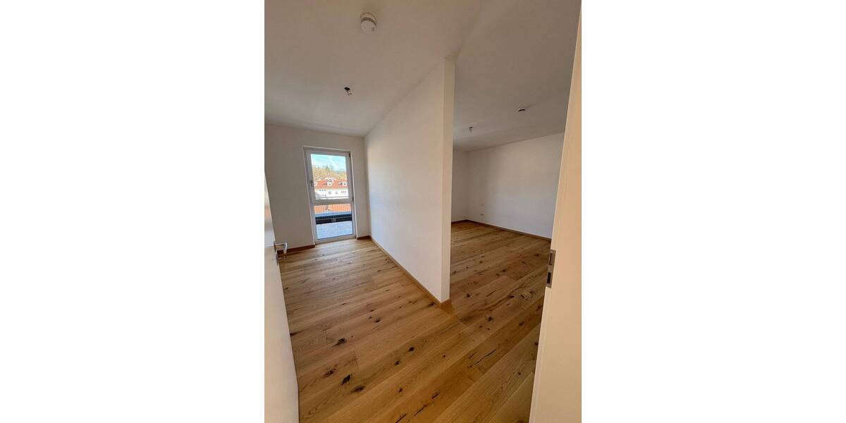 Etagenwohnung Deggendorf - 3 Zimmer, 112 m&sup2;, 1.970&euro; | Angebot:25690401