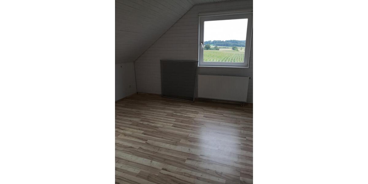 Dachgeschoßwohnung Wilhelmsdorf - 3 Zimmer, 78 m&sup2;, 780&euro; | Angebot:25342597