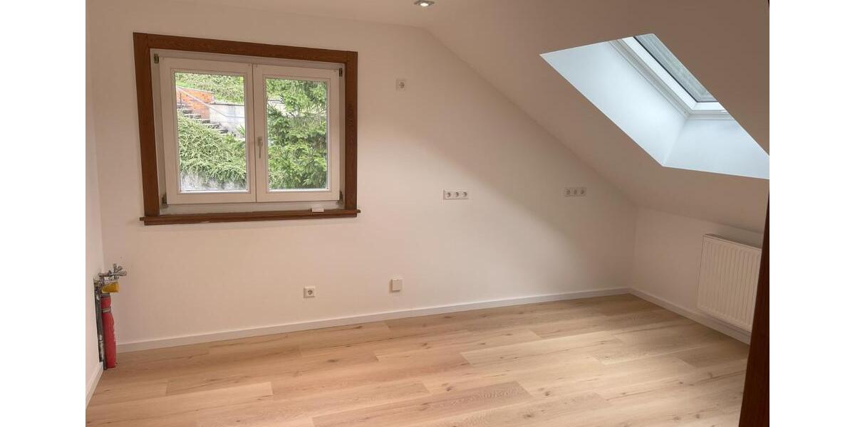 Dachgeschoßwohnung Schönau - 3 Zimmer, 84 m&sup2;, 950&euro; | Angebot:24444718