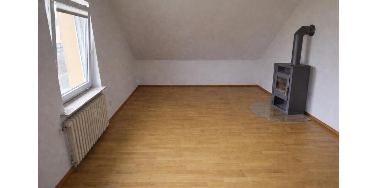 Dachgeschoßwohnung Hermeskeil - 3 Zimmer, 110 m&sup2;, 700&euro; | Angebot:26023348