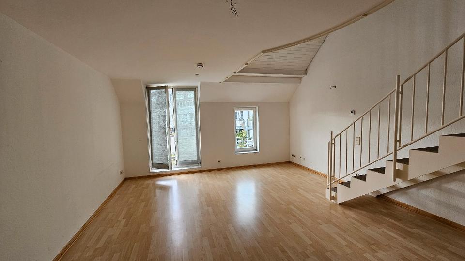 Platz für die ganze Familie!! GalerieWohnung mit kleinem Balkon